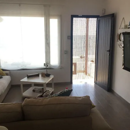 Daire Vivienda Frente Al Mar Playa Honda (Lanzarote)