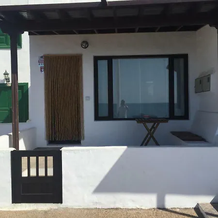 Vivienda Frente Al Mar Apartman